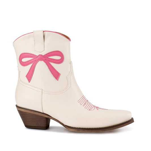 The Minnie Pearl Boot
